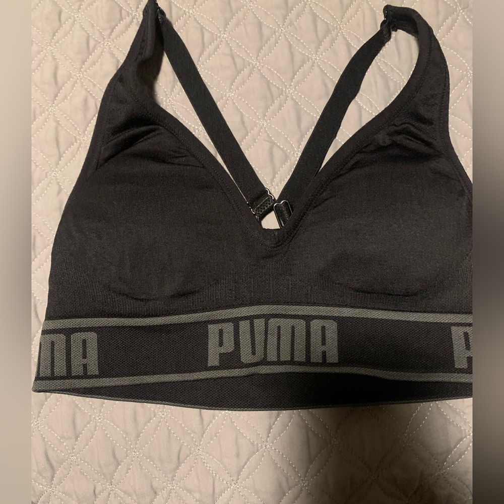 Puma sports bra size small